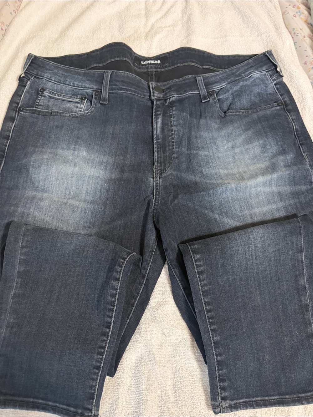 Express Men's Slim Straight Jeans in Faded Blue